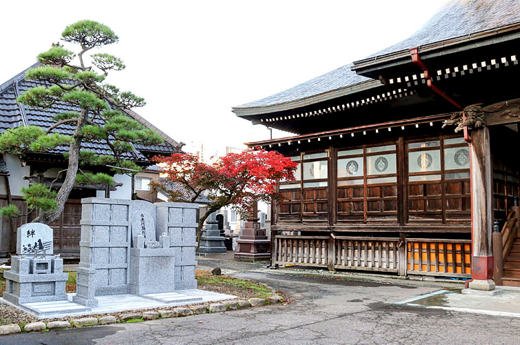 明誓寺「報恩堂 安穏」 